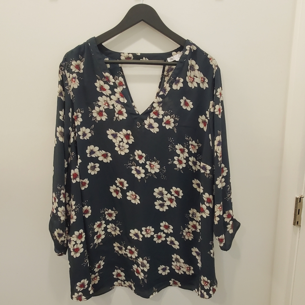 NWOT DR2 deep hunter green floral blouse